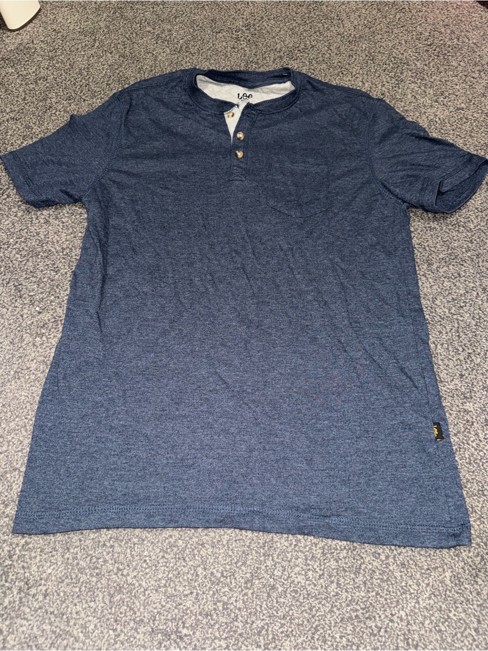 NWOT Lee Men’s Blue Henley T-Shirt Medium Short Sleeve Casual Tee